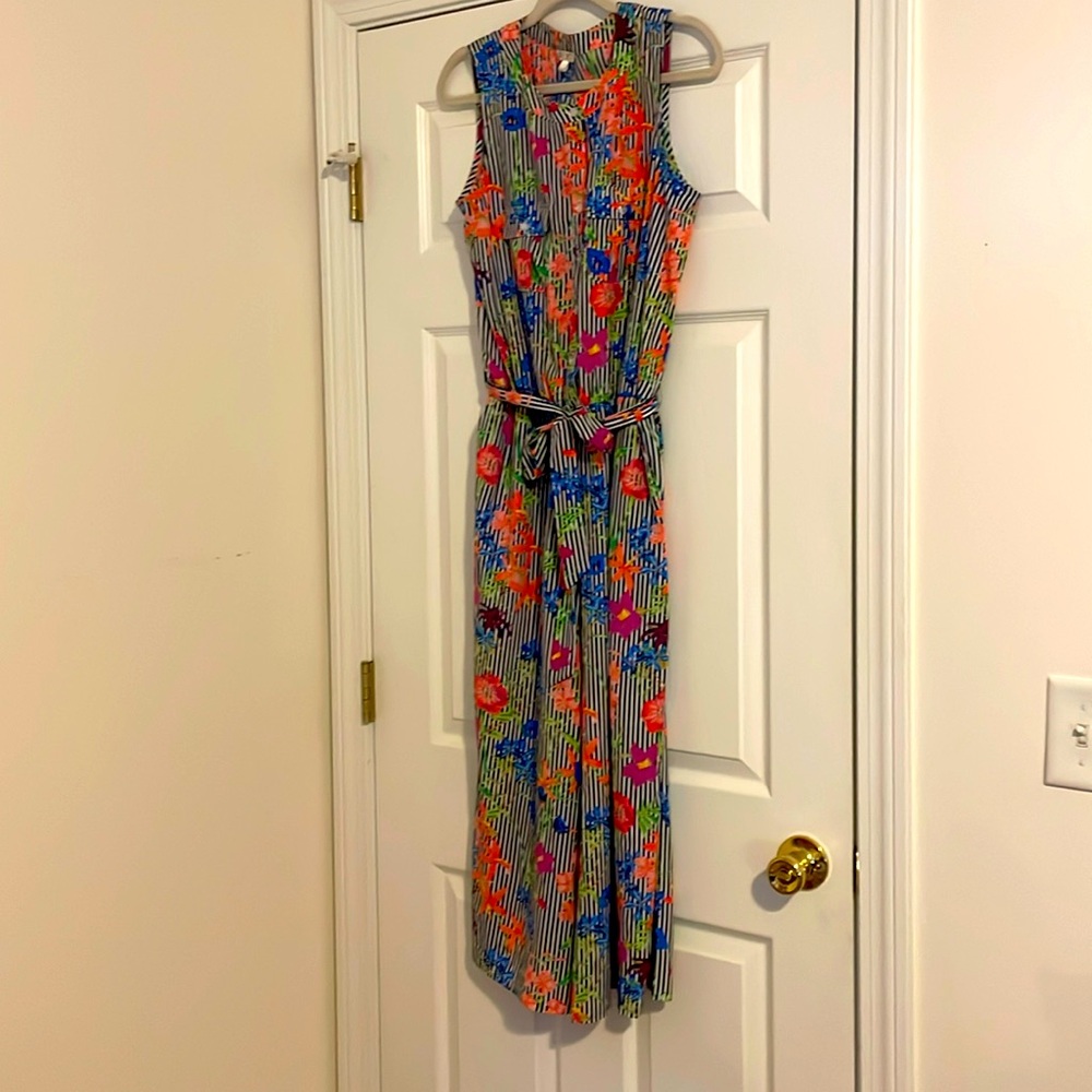 Spense striking striped & floral jumpsuit! Tie at waist. Falls mid calf. Size M.